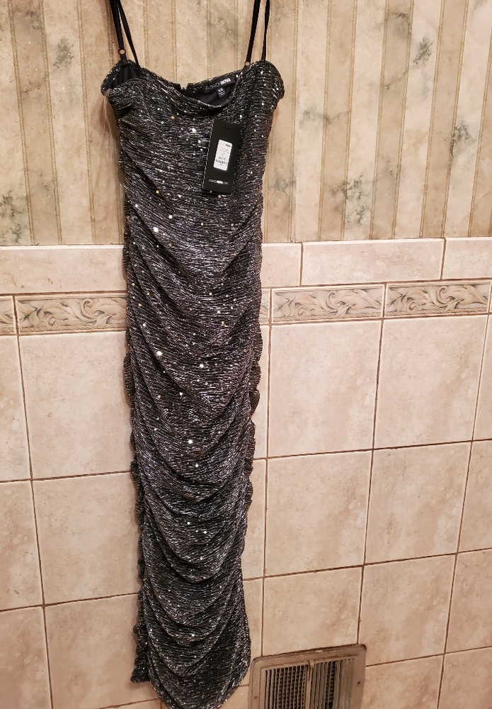 Fashion Nova ruched dress "Thrive at Night"